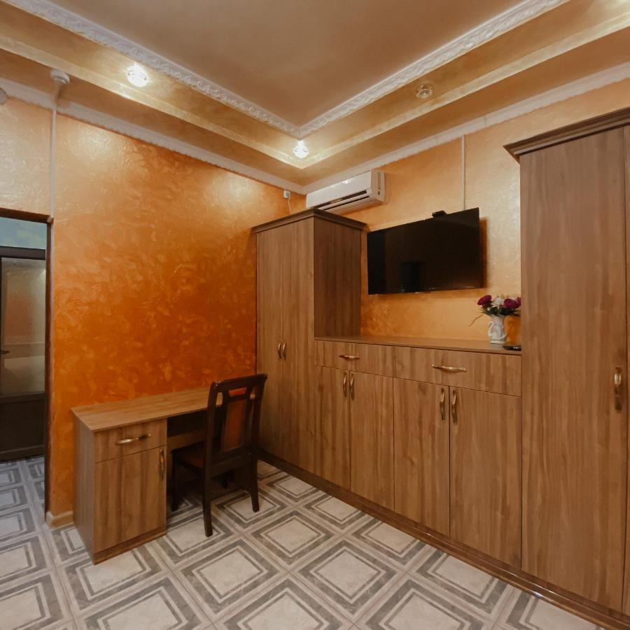 Galeon Hotel Bisjkek Buitenkant foto